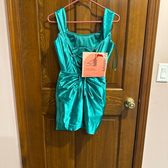 Dress - Picture 1 of 2